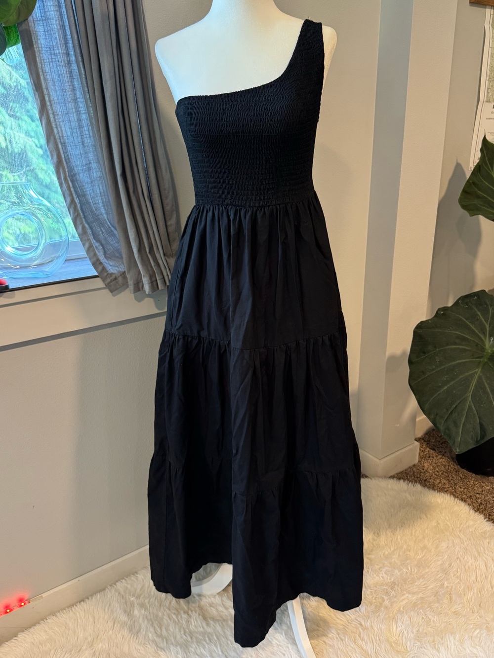 o.p.t Milada dress black one shoulder tiered maxi length 100% cotton size medium